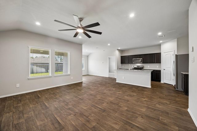 40463 Garden Heights Lane, Magnolia, TX 77354