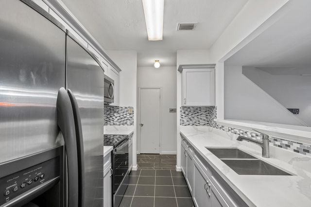 3124 Holly Hall Street 3124, Houston, TX 77054