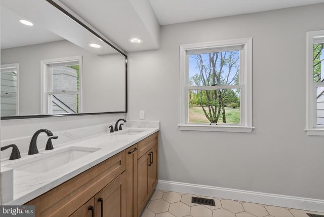 701 HALDANE DR, Kennett Square, PA 19348
