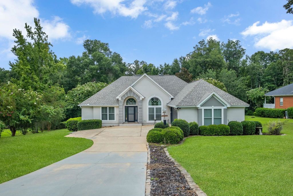 380 Meadow Ridge Drive, Tallahassee, FL 32312