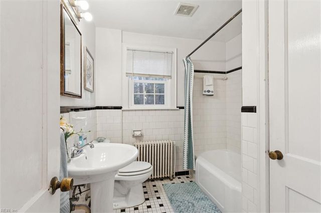 1521 W Little Creek BLVD, Norfolk, VA 23505