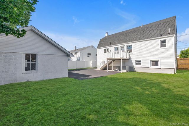 43 Westside Avenue, Freeport, NY 11520