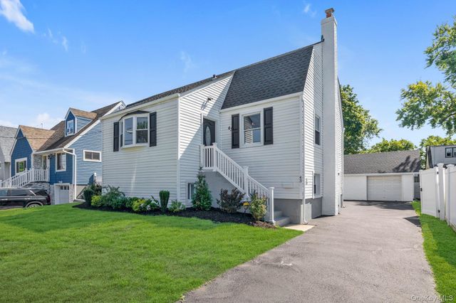 43 Westside Avenue, Freeport, NY 11520