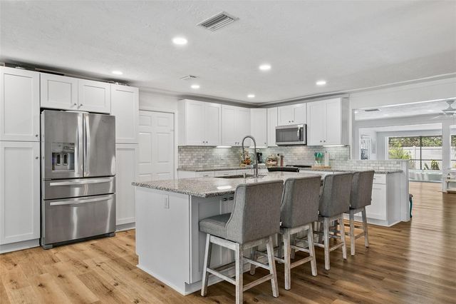 2215 HIBISCUS STREET, Sarasota, FL 34239