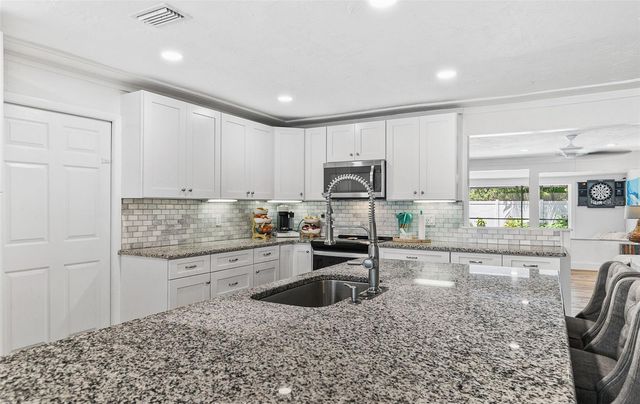 2215 HIBISCUS STREET, Sarasota, FL 34239