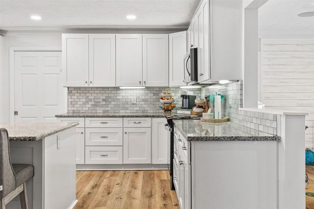 2215 HIBISCUS STREET, Sarasota, FL 34239
