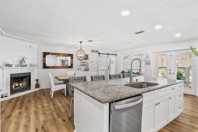 2215 HIBISCUS STREET, Sarasota, FL 34239