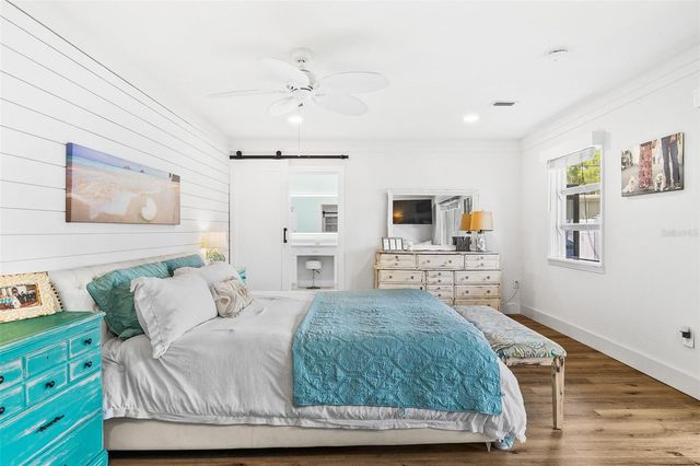 2215 HIBISCUS STREET, Sarasota, FL 34239