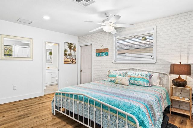2215 HIBISCUS STREET, Sarasota, FL 34239