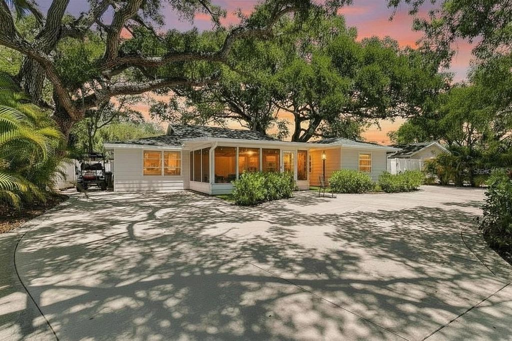2215 HIBISCUS STREET, Sarasota, FL 34239