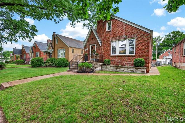5811 Oleatha Avenue, St Louis, MO 63139