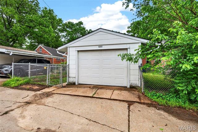 5811 Oleatha Avenue, St Louis, MO 63139