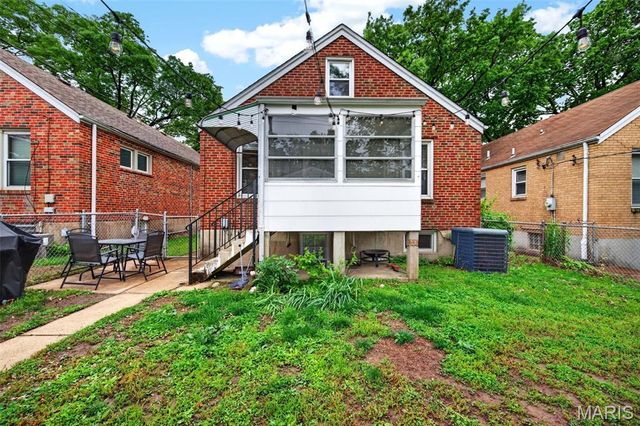 5811 Oleatha Avenue, St Louis, MO 63139
