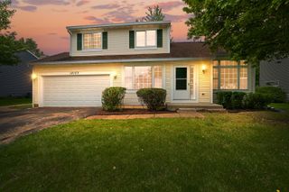 18153 W Banbury Drive, Gurnee, IL 60031