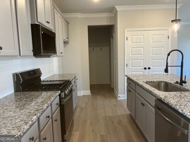 3517 Iron Hearth Bend 113A, Snellville, GA 30039