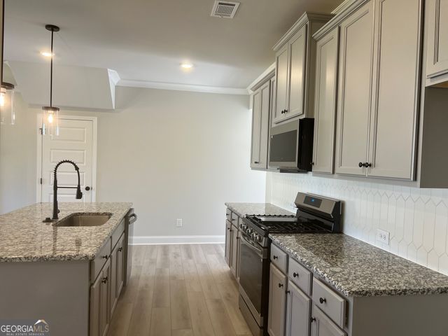 3517 Iron Hearth Bend 113A, Snellville, GA 30039