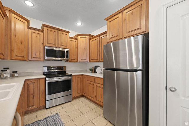 3979 W SCARSBOROUGH LN, West Jordan, UT 84084