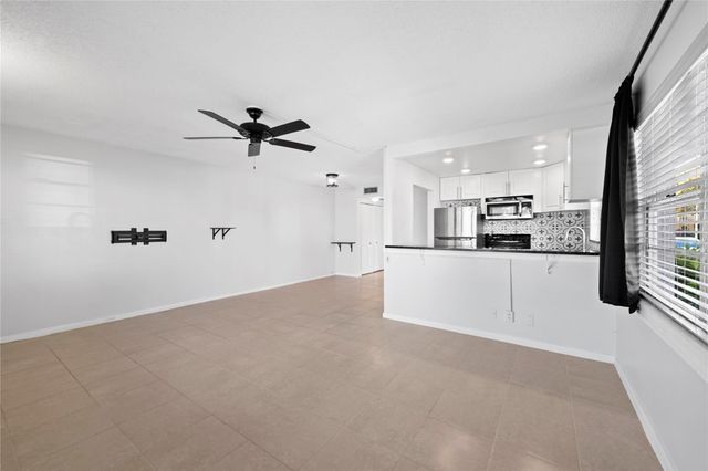 28 Prescott B 28, Deerfield Beach, FL 33442