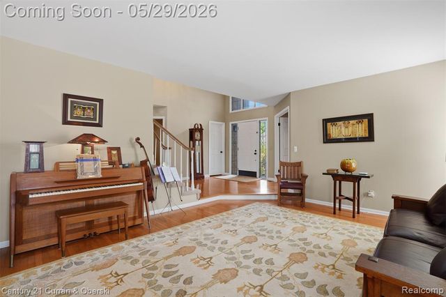 35975 King Edward Drive, Farmington Hills, MI 48331