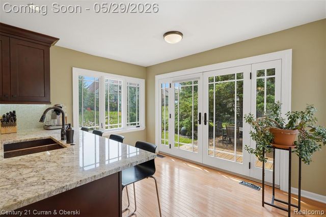 35975 King Edward Drive, Farmington Hills, MI 48331
