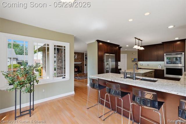 35975 King Edward Drive, Farmington Hills, MI 48331