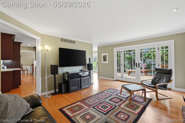 35975 King Edward Drive, Farmington Hills, MI 48331