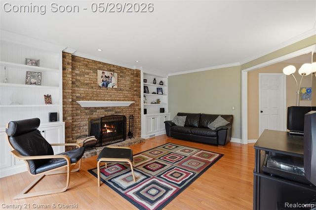 35975 King Edward Drive, Farmington Hills, MI 48331