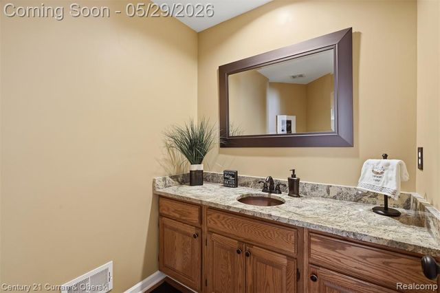 35975 King Edward Drive, Farmington Hills, MI 48331