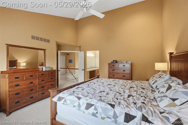35975 King Edward Drive, Farmington Hills, MI 48331