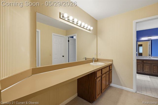 35975 King Edward Drive, Farmington Hills, MI 48331