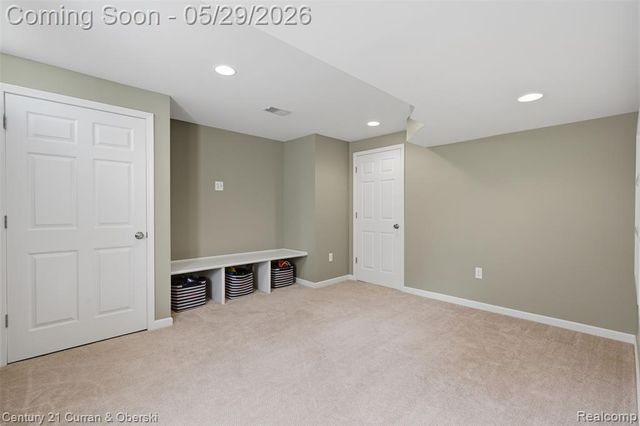 35975 King Edward Drive, Farmington Hills, MI 48331