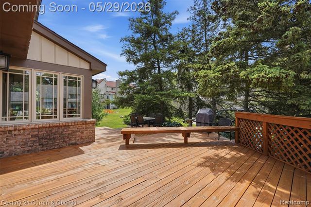 35975 King Edward Drive, Farmington Hills, MI 48331