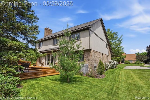 35975 King Edward Drive, Farmington Hills, MI 48331