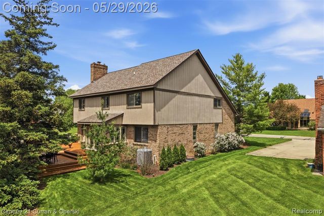 35975 King Edward Drive, Farmington Hills, MI 48331