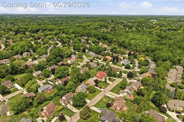 35975 King Edward Drive, Farmington Hills, MI 48331