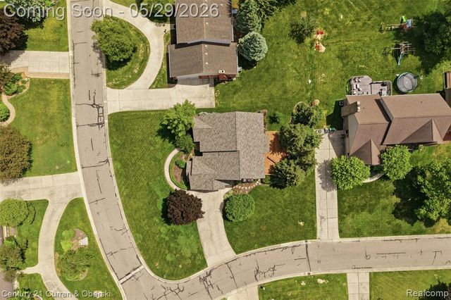 35975 King Edward Drive, Farmington Hills, MI 48331