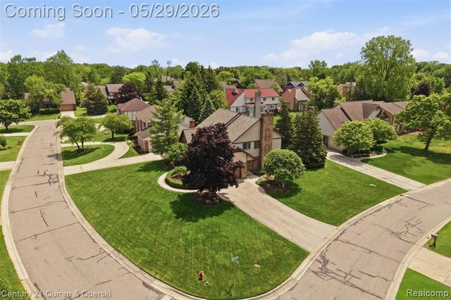 35975 King Edward Drive, Farmington Hills, MI 48331