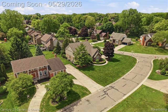 35975 King Edward Drive, Farmington Hills, MI 48331
