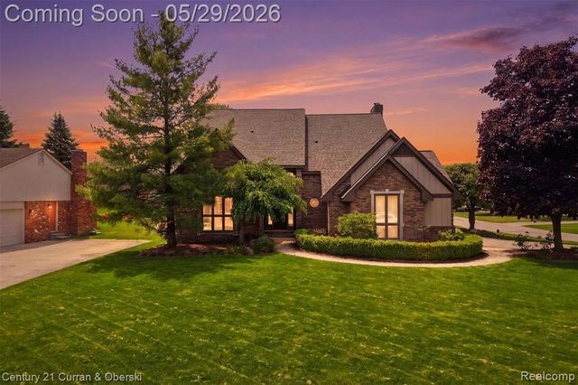 35975 King Edward Drive, Farmington Hills, MI 48331