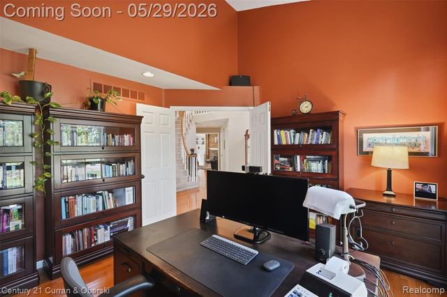 35975 King Edward Drive, Farmington Hills, MI 48331