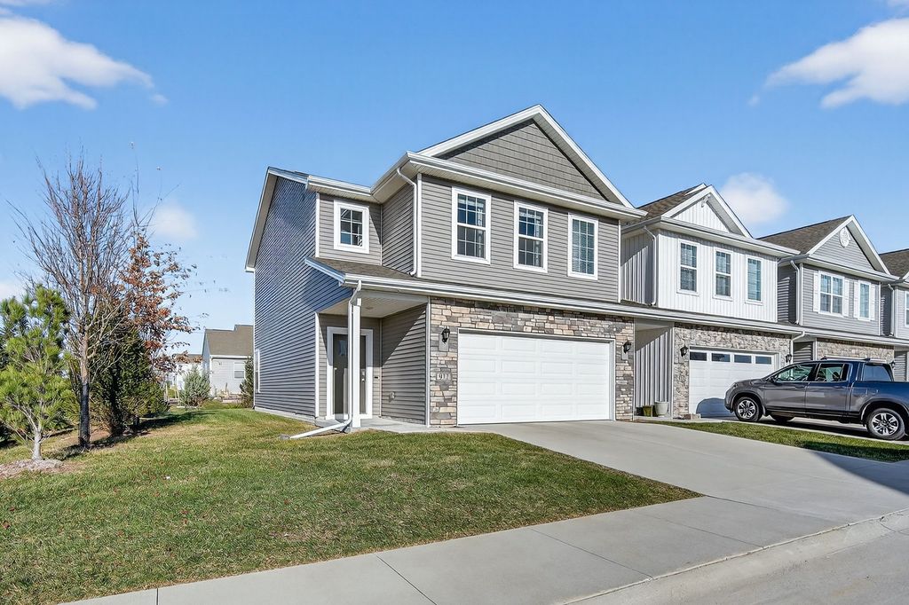 937 Maywood Lane, Waukee, IA 50263