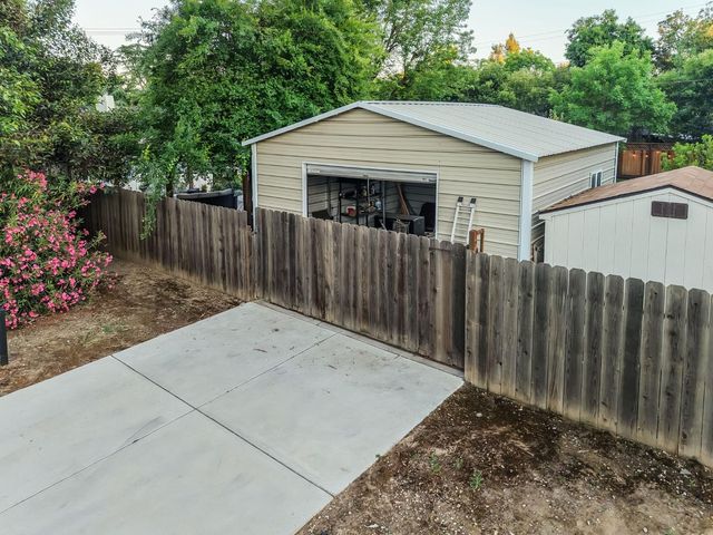 4687 N Wishon Avenue, Fresno, CA 93704