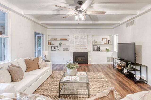 4687 N Wishon Avenue, Fresno, CA 93704