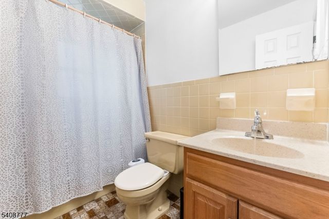 6 MacLennan Place, Fanwood Boro, NJ 07023