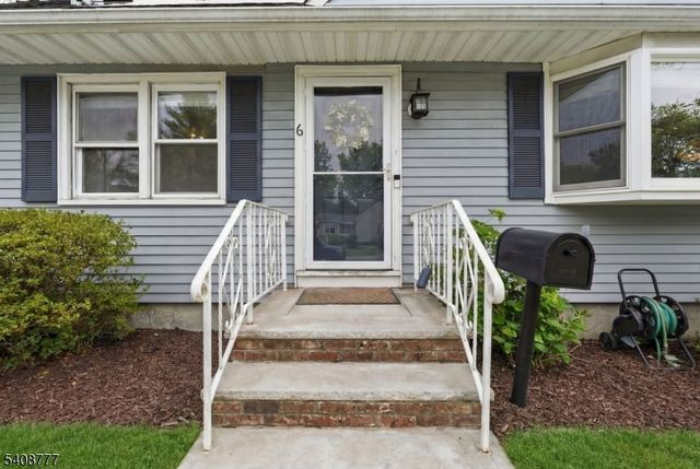 6 MacLennan Place, Fanwood Boro, NJ 07023