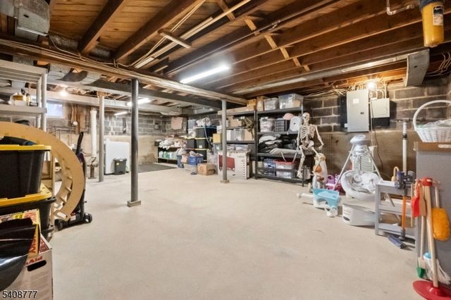 6 MacLennan Place, Fanwood Boro, NJ 07023