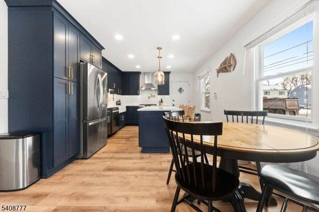 6 MacLennan Place, Fanwood Boro, NJ 07023