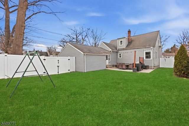 6 MacLennan Place, Fanwood Boro, NJ 07023