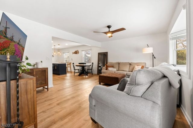 6 MacLennan Place, Fanwood Boro, NJ 07023