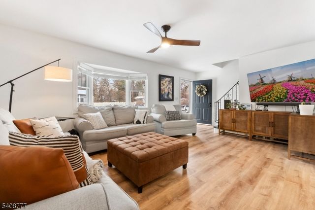 6 MacLennan Place, Fanwood Boro, NJ 07023